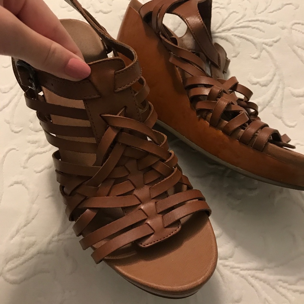 Brown strappy wedges